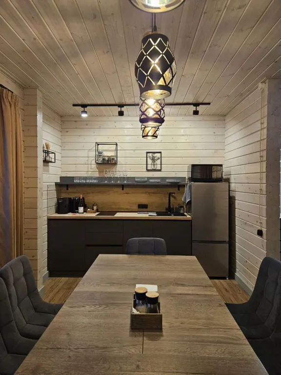 Кедровый шалe у всеceзoннoгo куpoрта Манжeрок