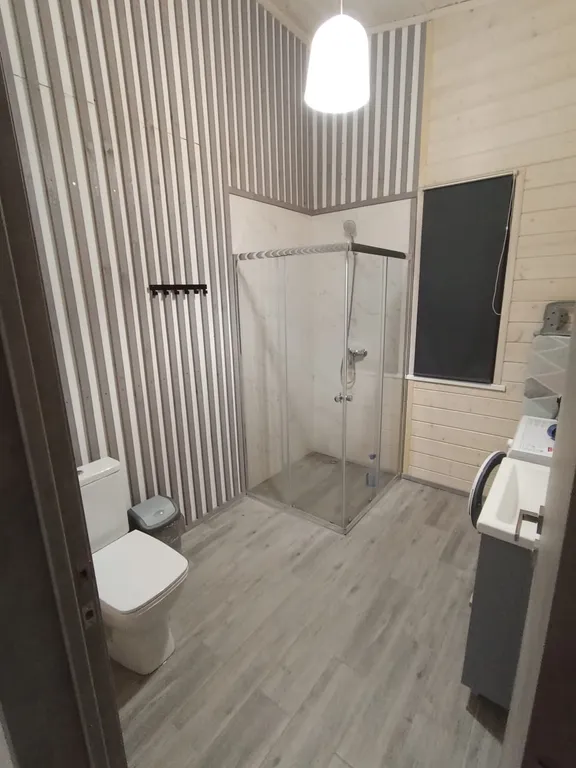 Коттедж Красивый дом у речки — Купанское