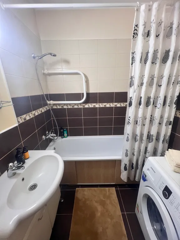 Уютная просторная квартира с видом на лесопарк Пышки