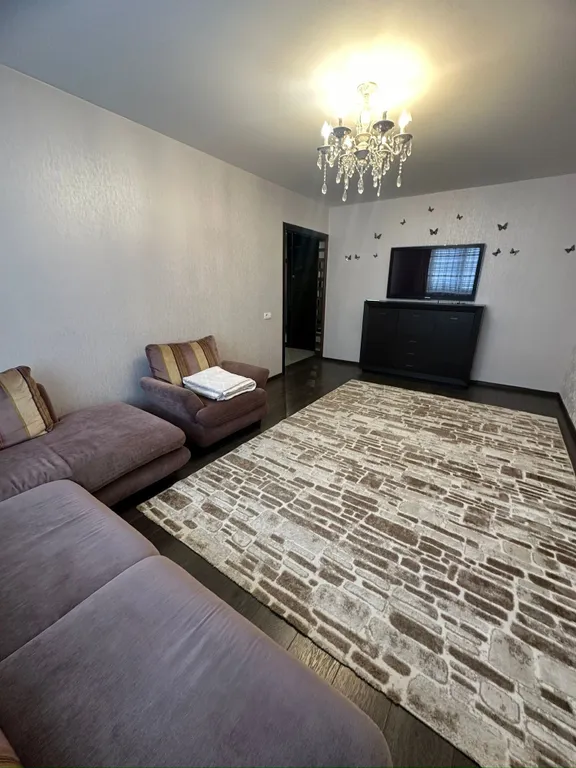 Двухкомнатная квартира в экологически чистом районе, парковая зона Пышки