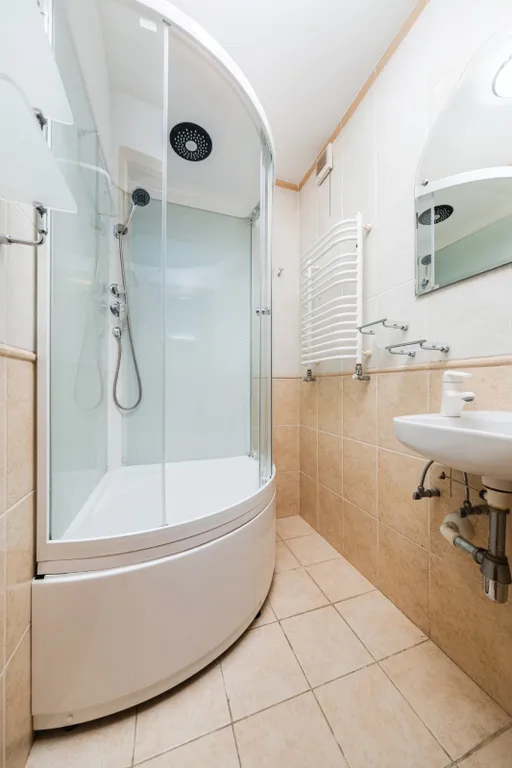 Комфортная 4-комнатная в центре Минска около Галереи, Зыбицкая, Немига