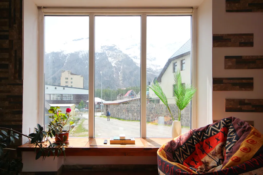 Просторный дом с верандой