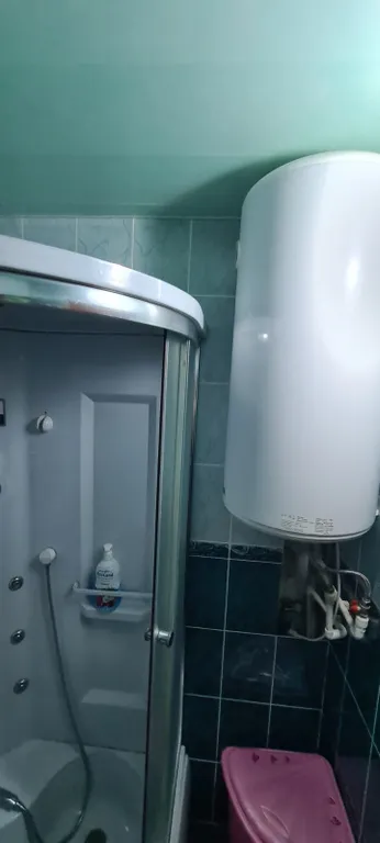 Уютная двухкомнатная квартира с видом на море вдали от шума