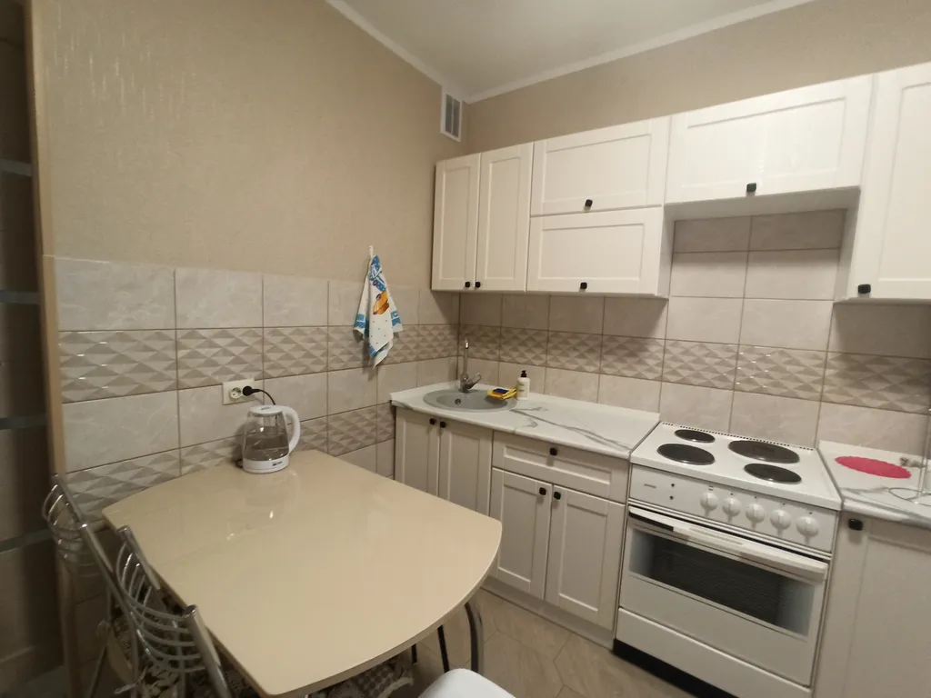 Квартира 2-комнатная квартира на Взлетке, рядом Автовокзал, Краевая больница, Глазной центр — Красноярск