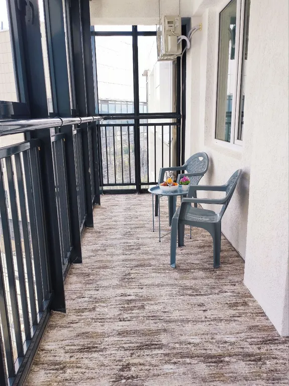 Светлая квартира в центре с шикарным видом