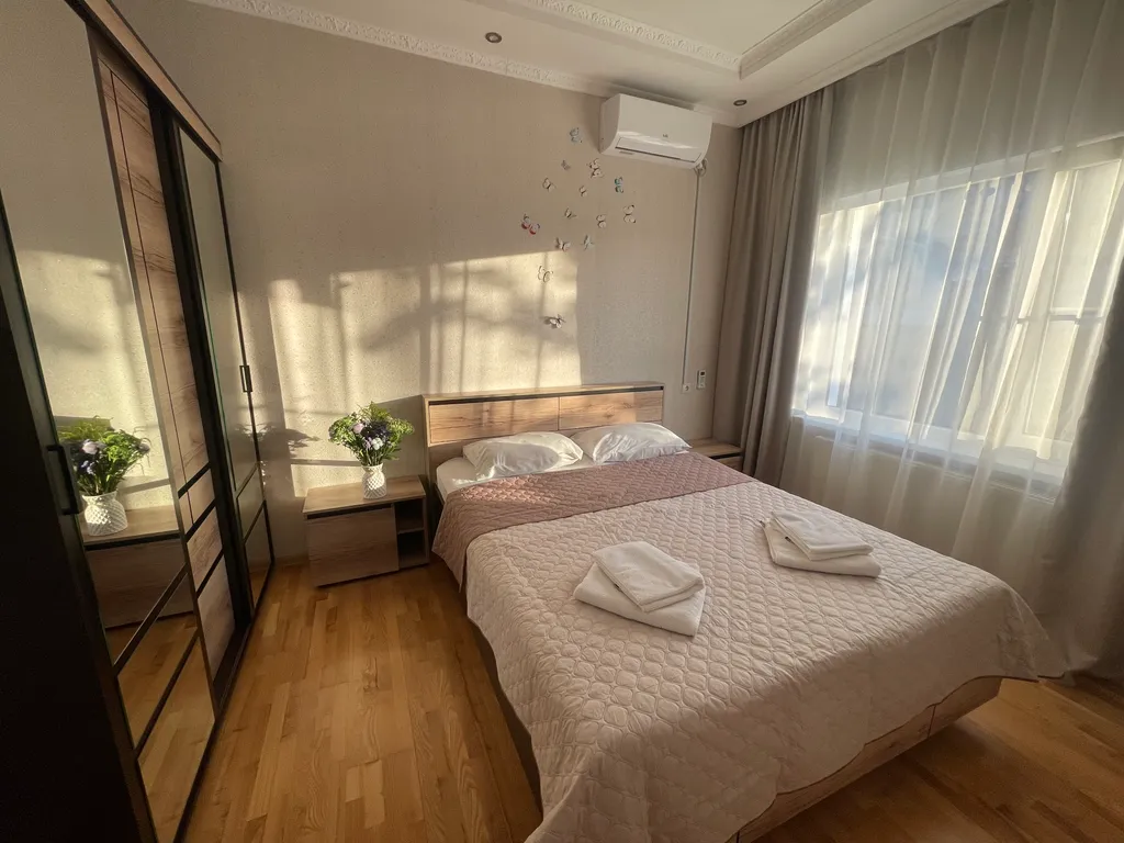 Уютный дом с теплым бассейном у термальных источников и аквапарка