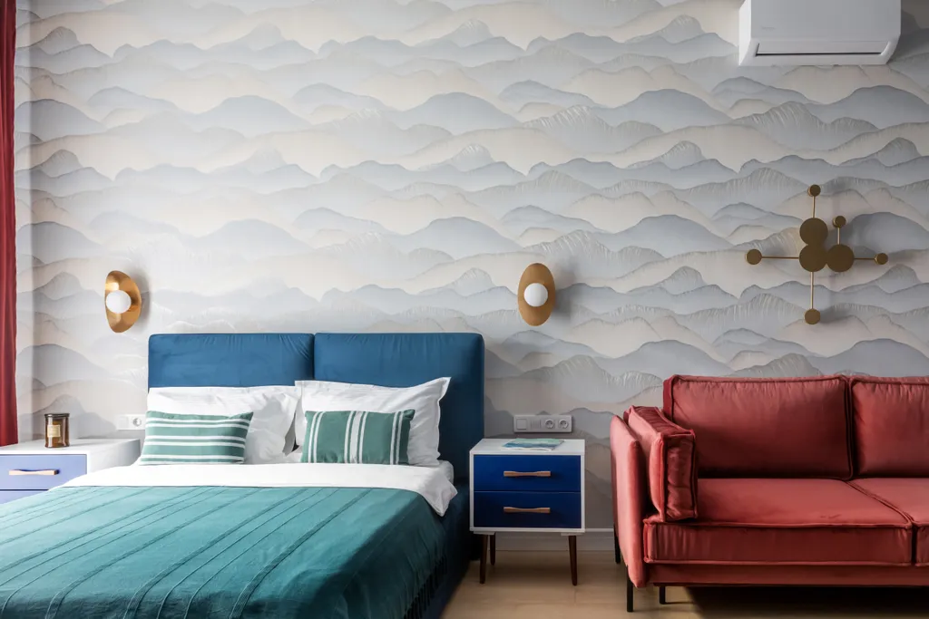 Дизайнерская студия с качелью в центре на набережной