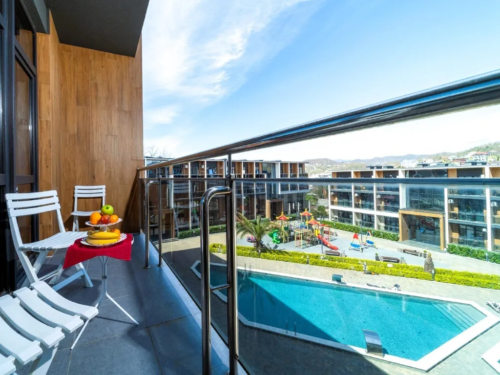 Апартамент в комплексе бизнес класса с бассейном