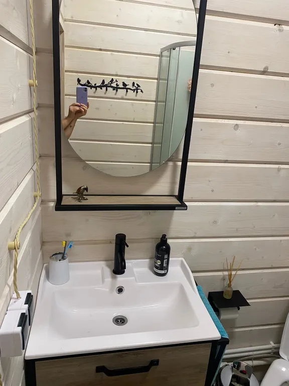 Дом в окружении заповедного леса у подножия горы Варамяки