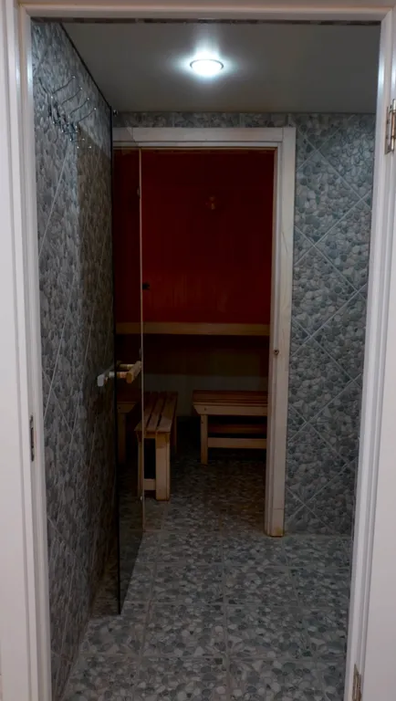 Вилла на берегу озера