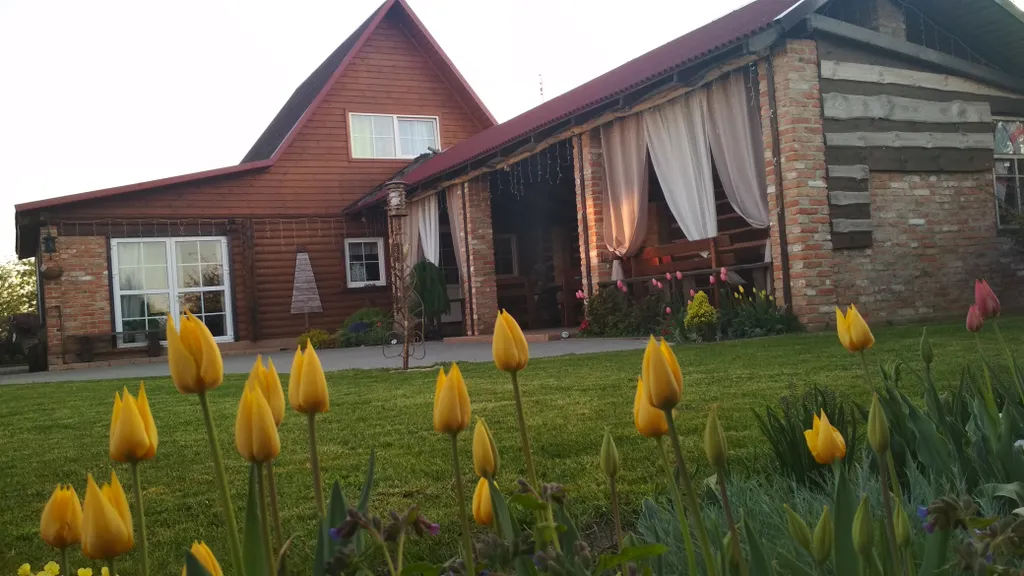 Дом для большой компании возле Мирского замка