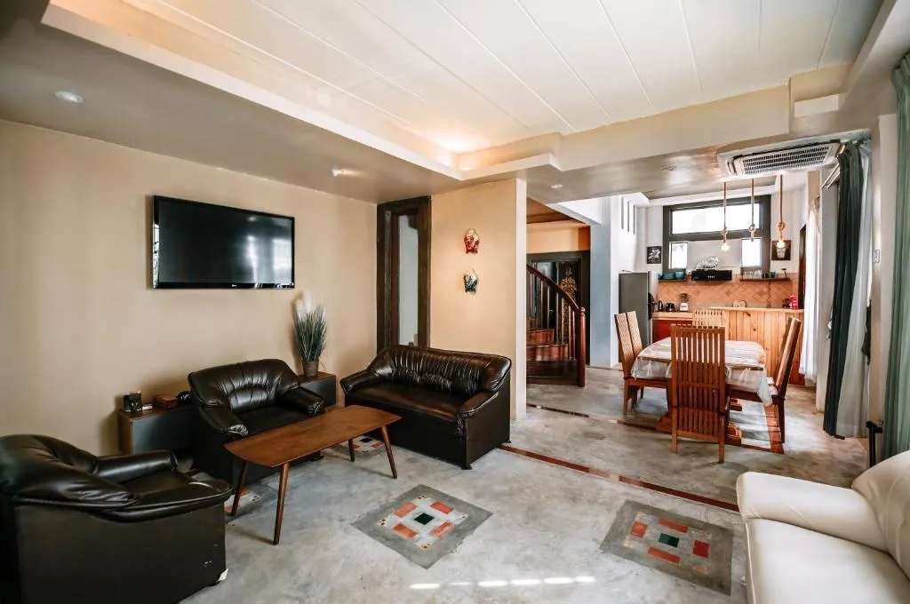 Thai Authentic House