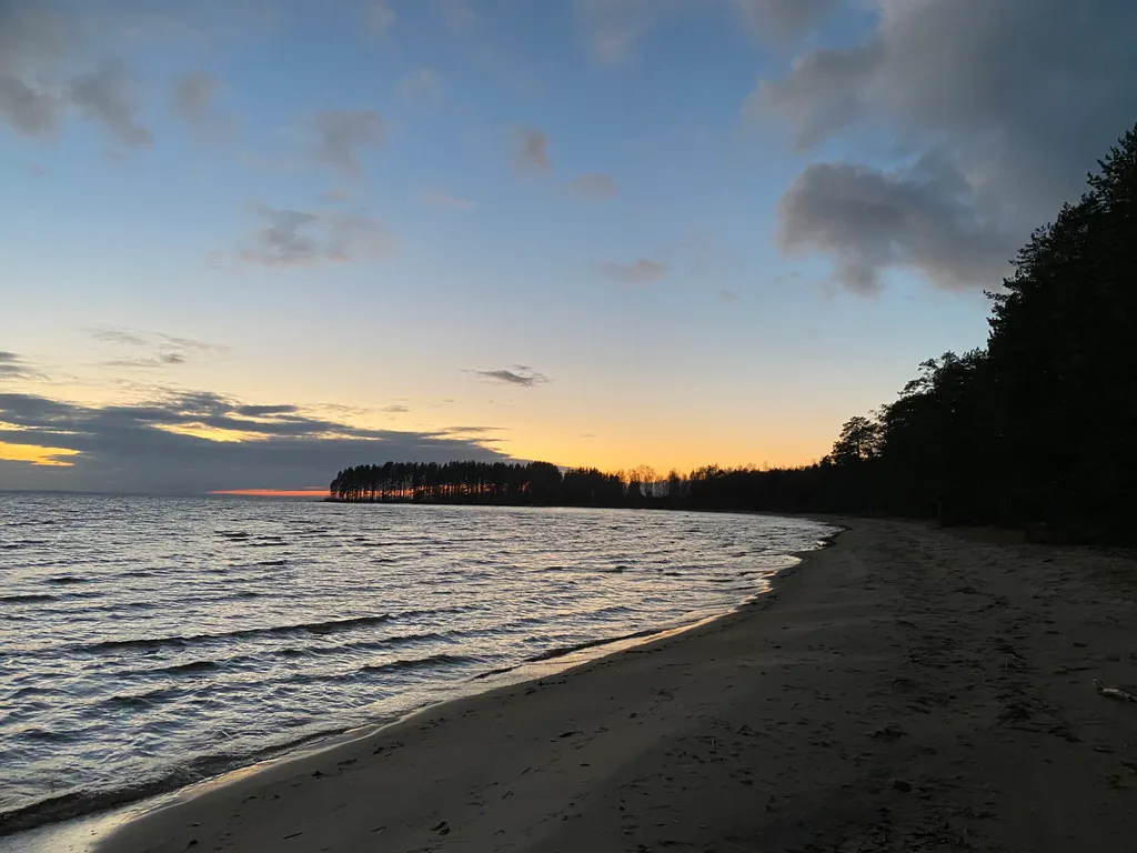 Озерный домик на Онего