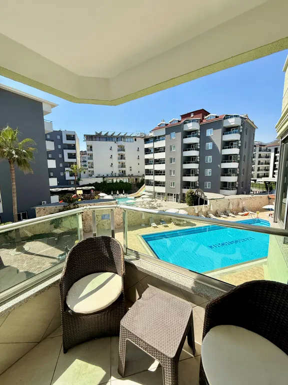 Sea View 2BD Flat 50m to the Beach