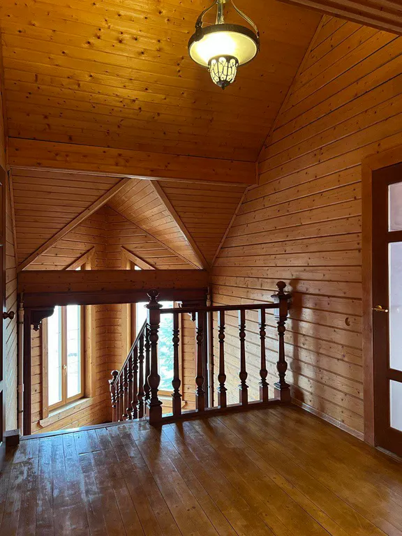 Дом с баней и бассейном