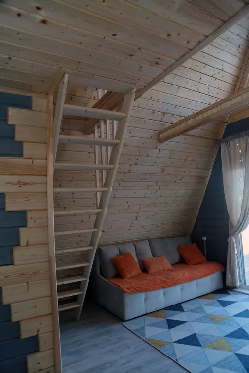 Дом А-фрейм на горе