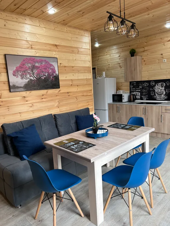 Барн хаус с видом на речку и бассейном