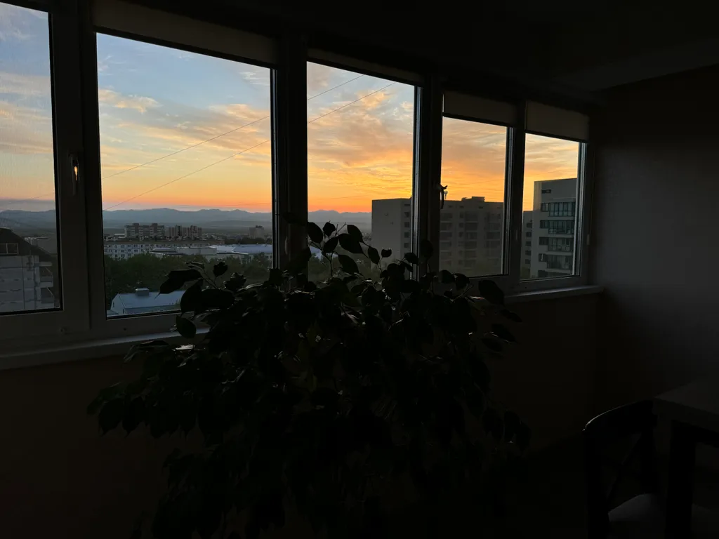 Светлая уютная евро двушка с красивым видом на закат