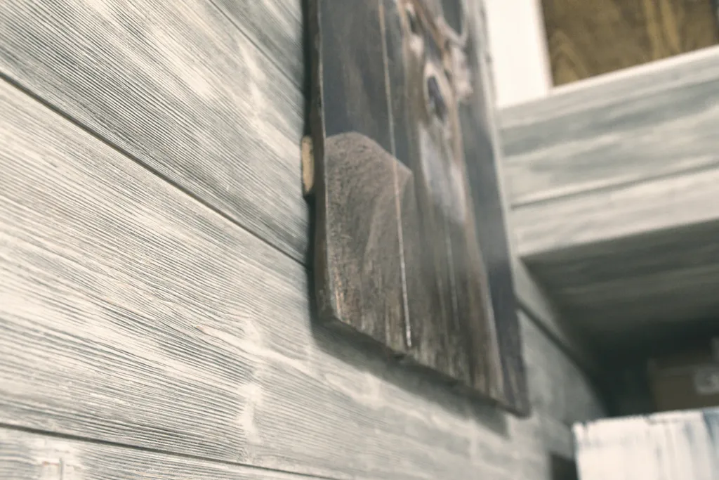 Уютный дом на берегу реки Кола