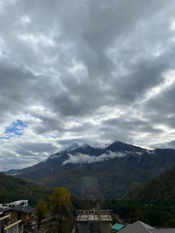 Двухуровневая студия с видом на горы