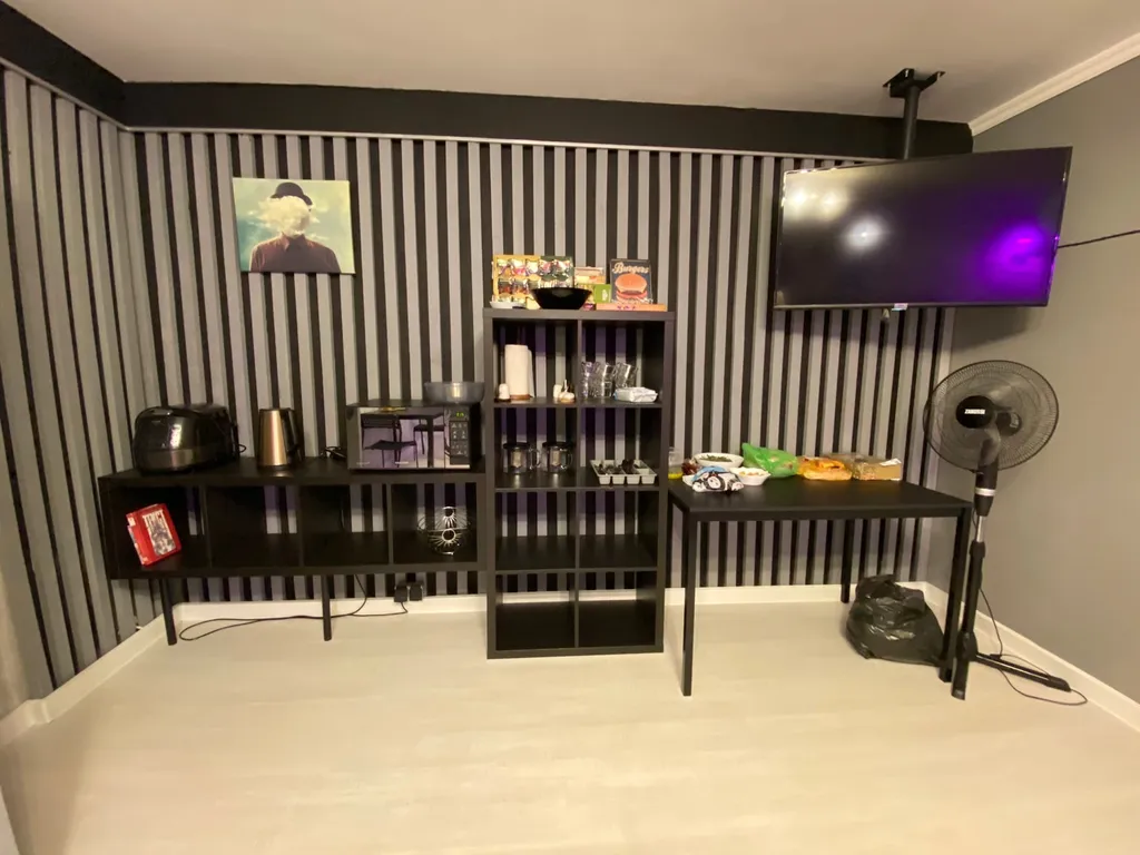 Вилла в сосновом бору с бассейном и видом на море и горы