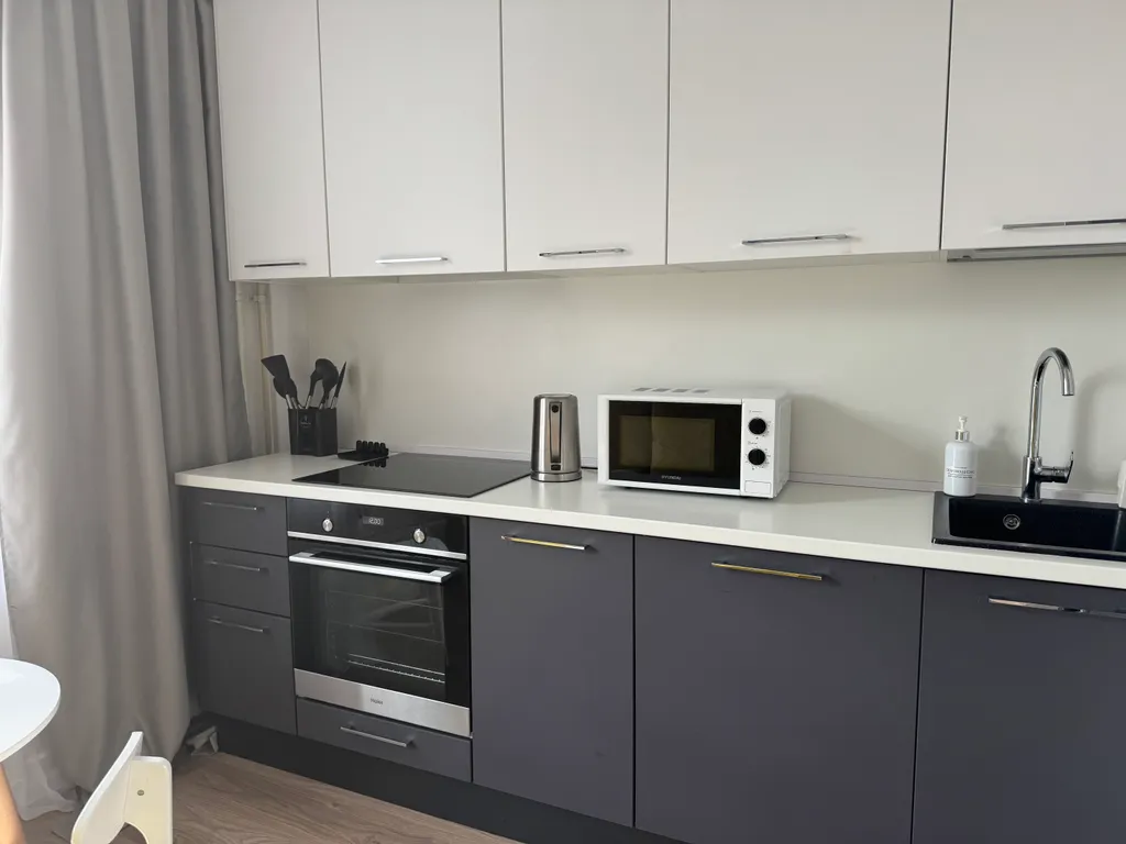 Уютная однокомнатная квартира с невероятным закатом