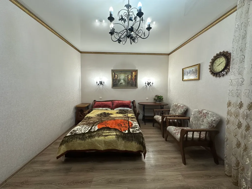 Дом под ключ с бассейном и стоянкой для авто на пл. Первомайской