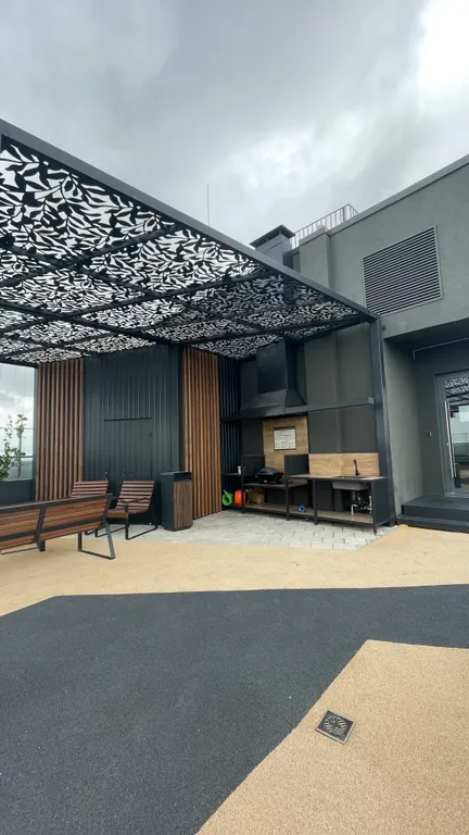 Выдающуюся квартира с дизайнерским ремонтом в центре города