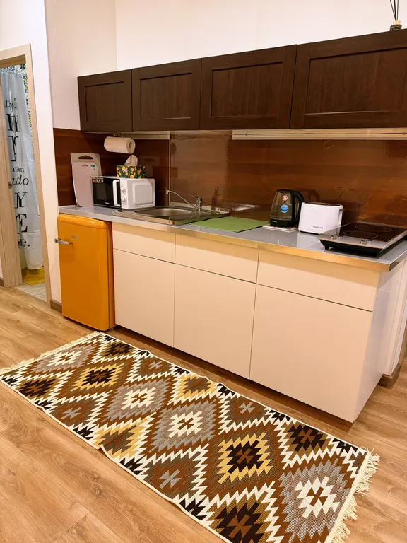 Просторная квартира с отдельным входом возле гипермаркета Перекресток