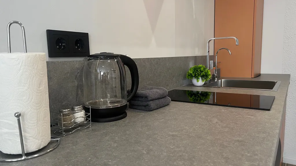 Апартаменты у Часовой башни оранжевые