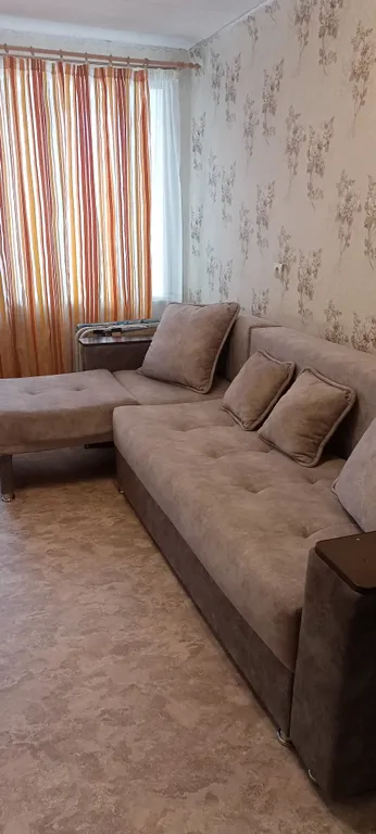 Уютная квартира в районе вокзала, с хорошим, большим диваном.