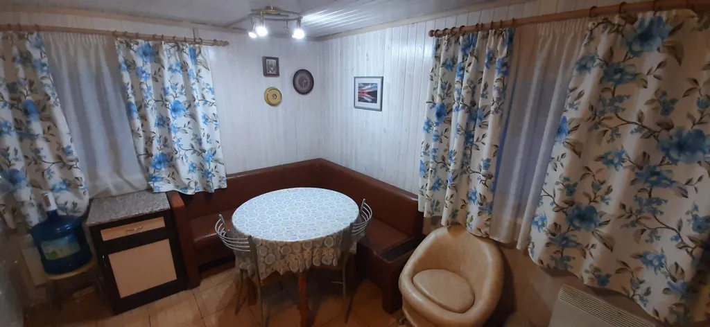 Гостевой уютный дом Соль Севера с баней на берегу залива Ура