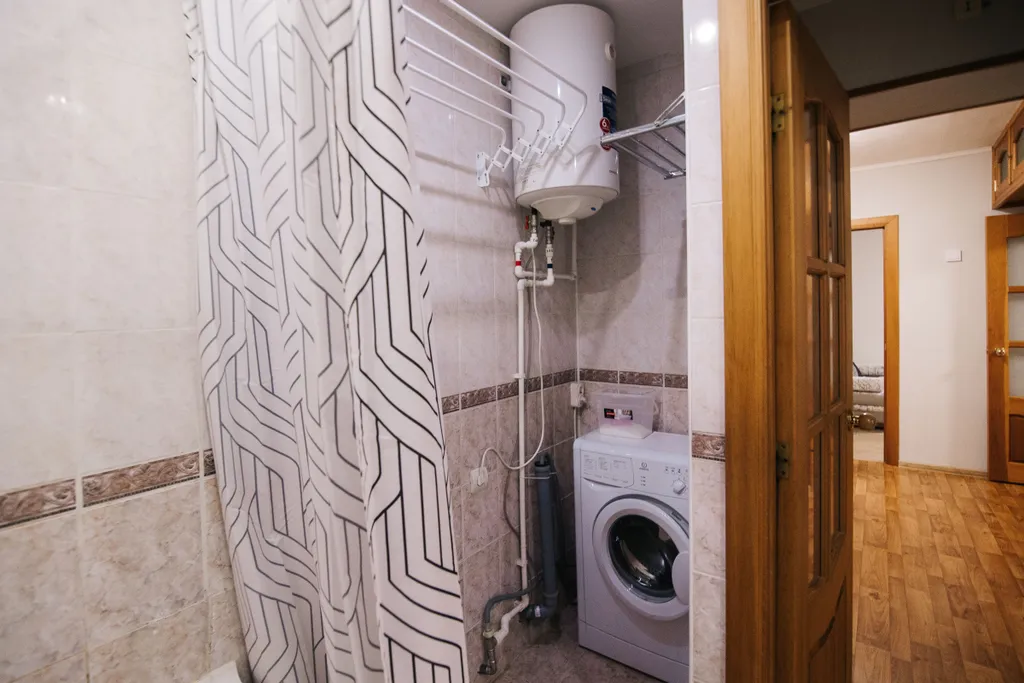 Двухкомнатная квартира рядом с площадью Ленина