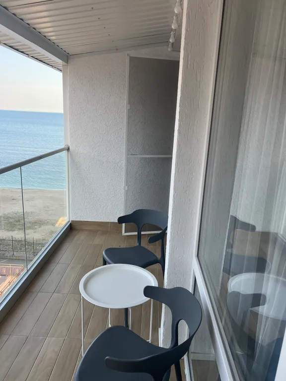 Евро-двушка на берегу моря