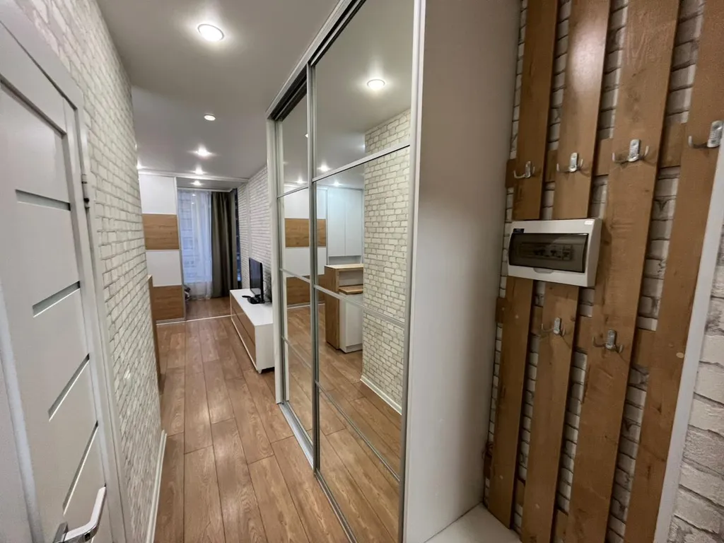 Студия в новом доме возле кадетского училища