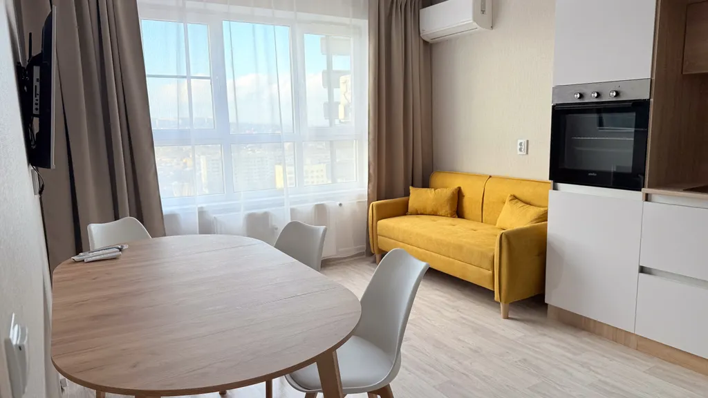 Просторная квартира с видом на город — аренда посуточно в Мариуполь