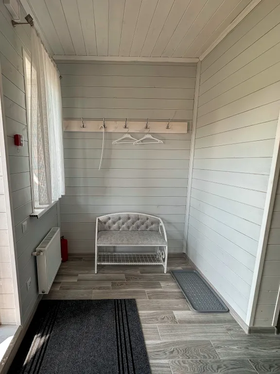 Уютный дом у озера