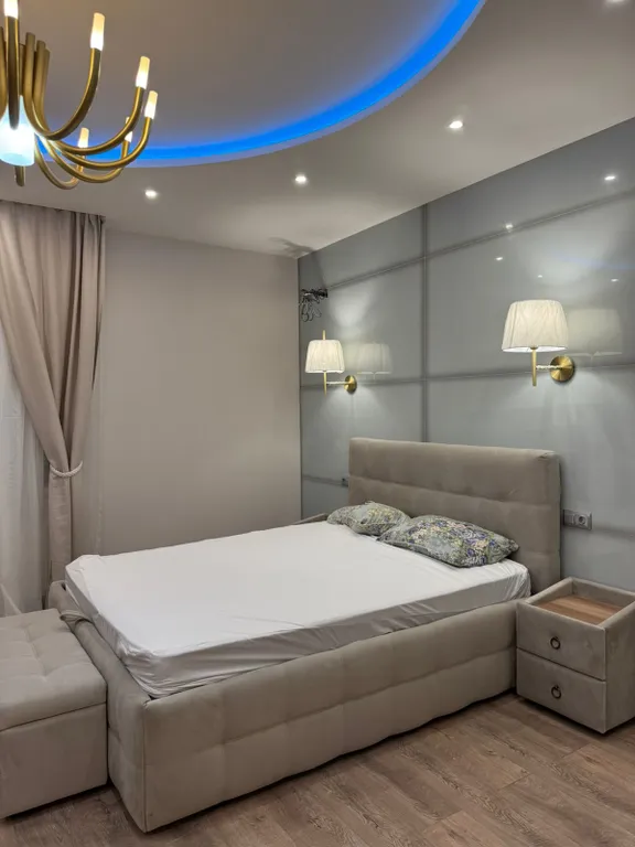 Резиденция в деревне в окружении леса