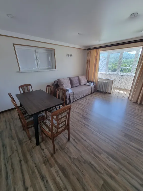 Шикарная трёшка с видом на горы и город