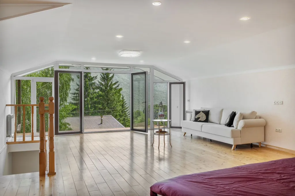 Дом с камином и баней на дровах в райском уголке