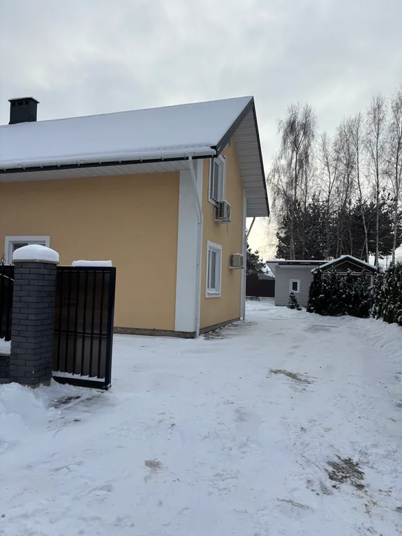 Уютный дом в лесном массиве возле красивых озер