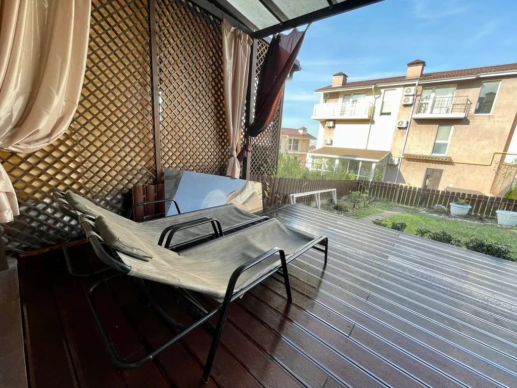 Уютный светлый дом с видом на море