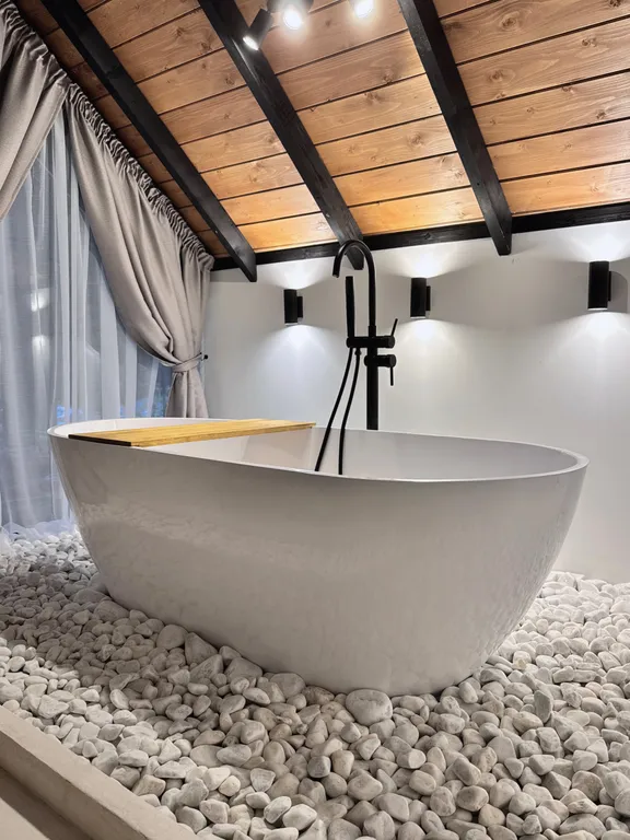 Уютный дом Elovoye в сердце леса с уличным спа-бассейном