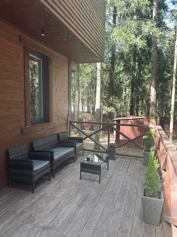 Уютный дом с баней в лесу