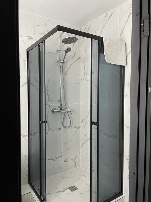 Уютная современная квартира рядом с рекой великая