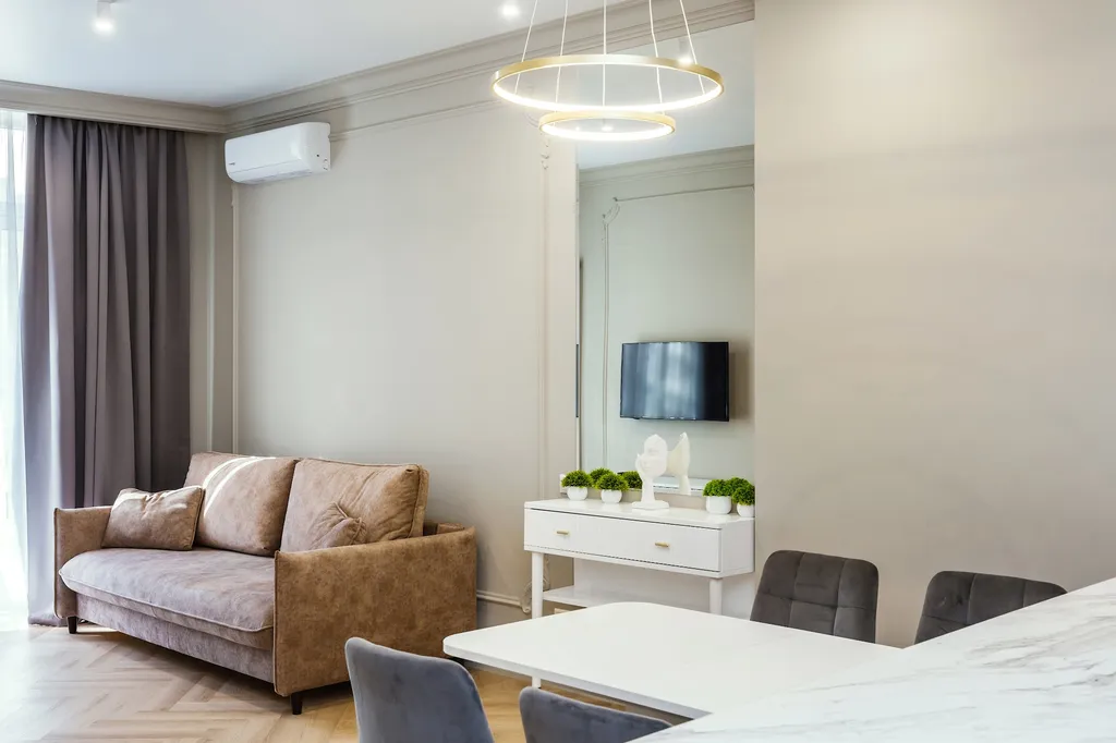 Стильные Апартаменты в центре Ялты «Yalta Plaza Holidays» 100м до Моря