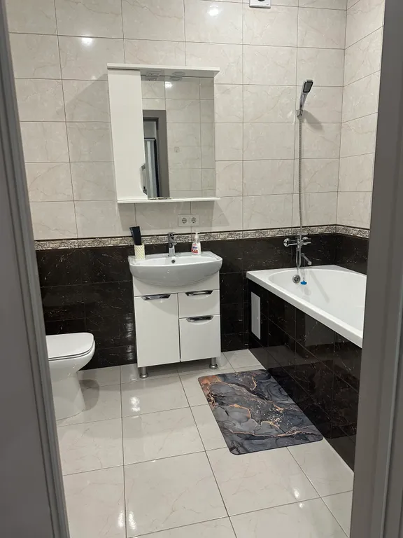 Уютная чистая квартира с видом на горы с удобным расположением