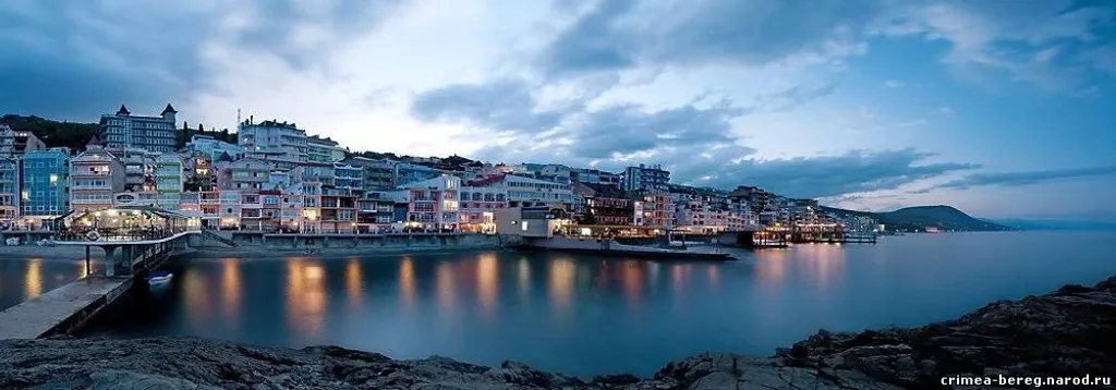 Двухкомнатная квартира у самого моря! (Первая линия]