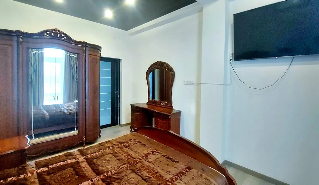 Дом с бассейном в районе Артека и горы Аю-Даг