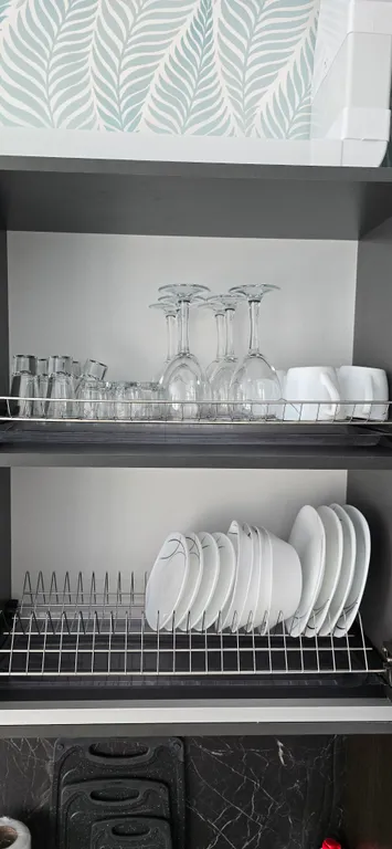 Новый дом, одна кухня изолированана от комнаты не студия всё отдельно,